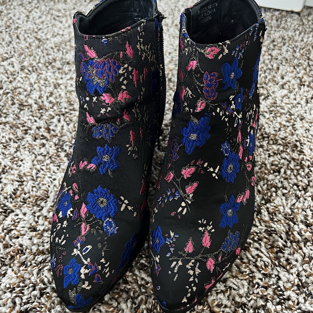 Primark 6 floral boots
